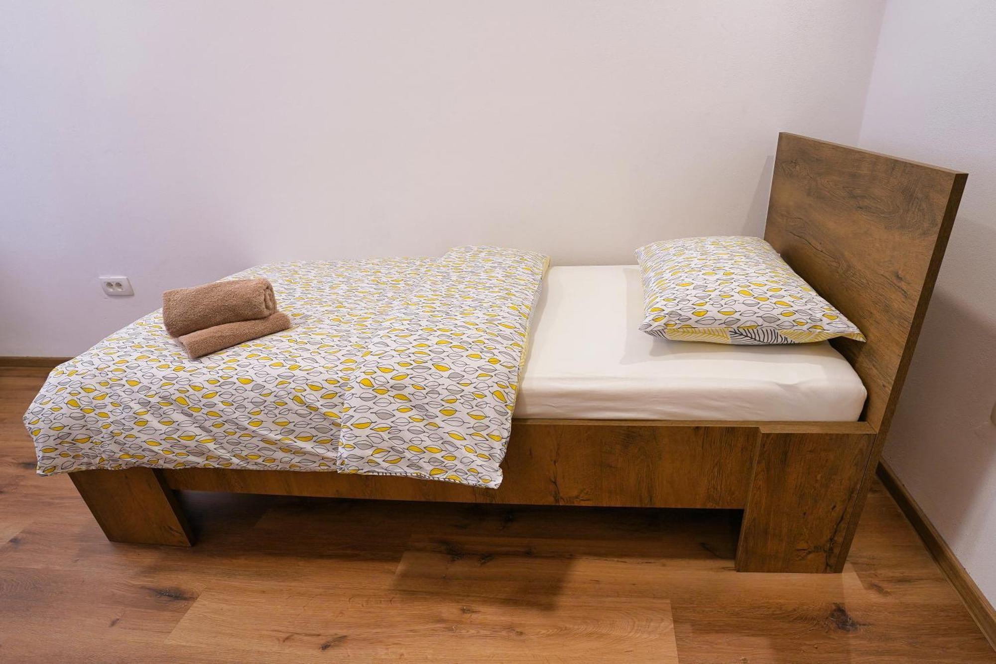 Appartement Metro 7 *