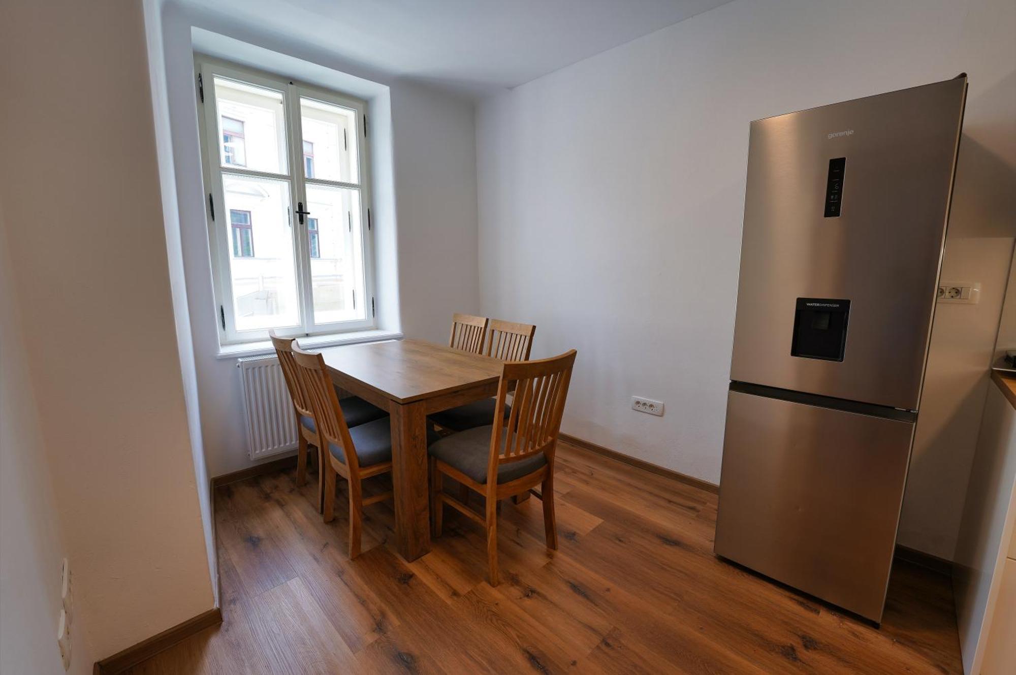 Appartement Metro 7 *