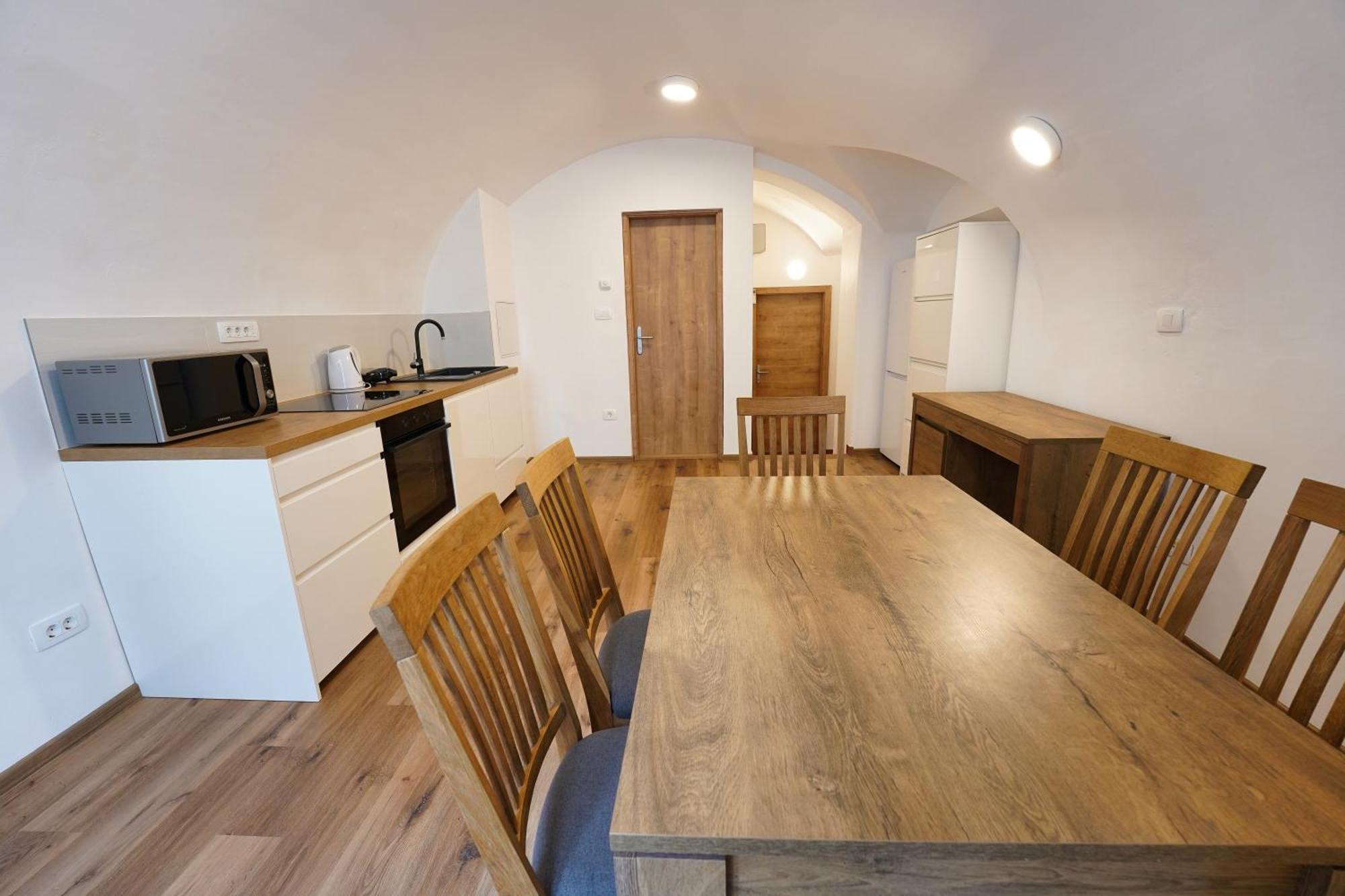 Appartement Metro 7 *
