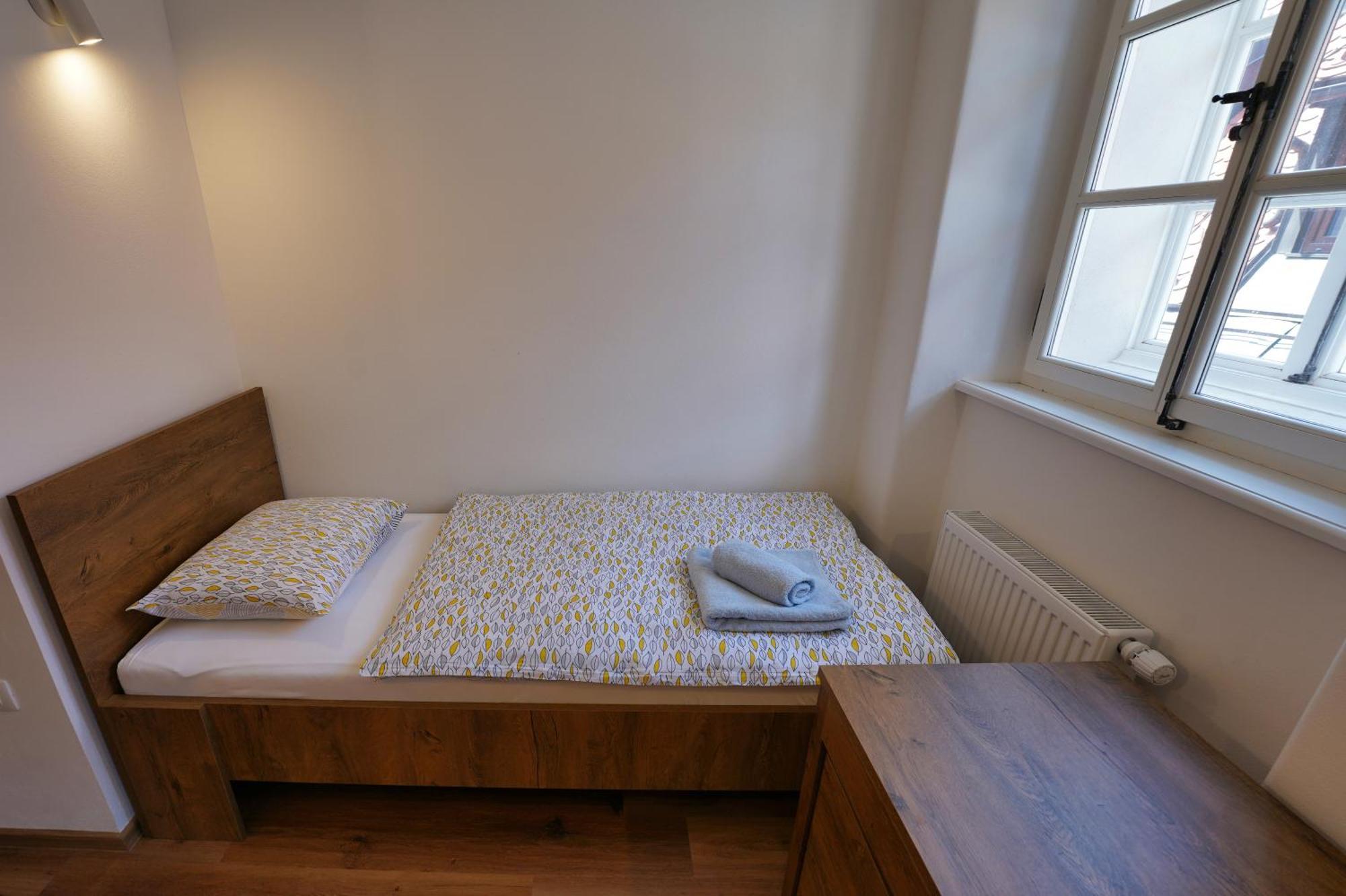 Appartement Metro 7 *